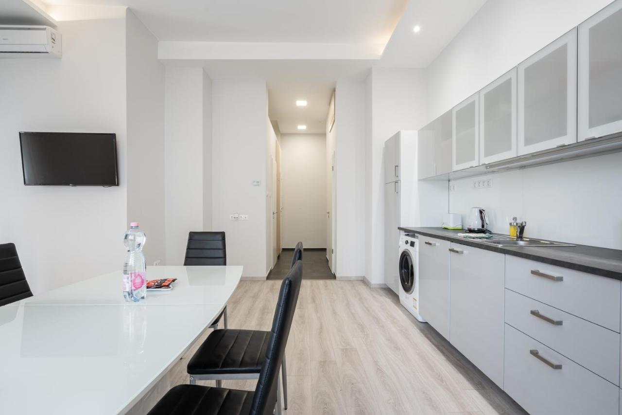 Cascade Corvin Apartment Budapeste Exterior foto