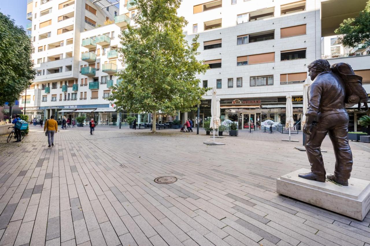 Cascade Corvin Apartment Budapeste Exterior foto